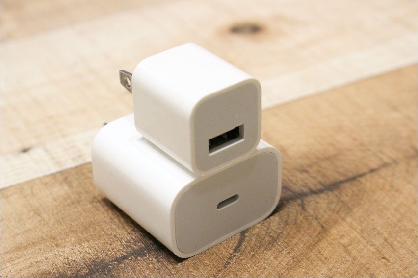 Apple純正 20W USB-C 電源アダプレビュー ｜iPhoneMagSafe対応モデルを持っているならMagSafeを最大限活かすため