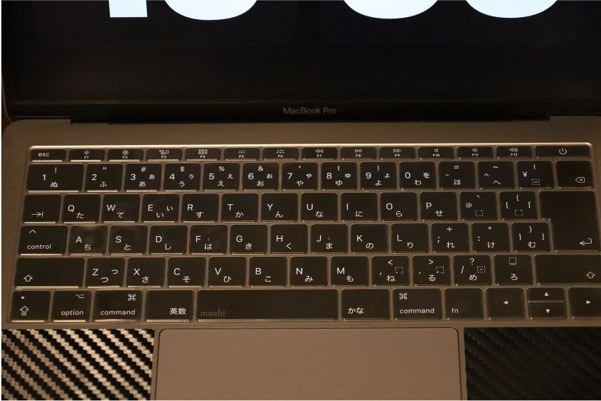 moshi ClearGuard MacBook用キーボードカバー2年使った状態だとやや白濁としている