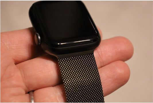 【比較レビュー】Apple Watchの1,000円BRGミラネーゼループバンド購入。純正バンドと比較手に持ってみる