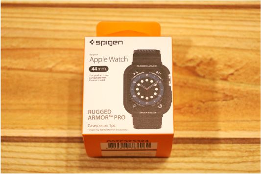SpigenのApple Watch用ラギッドアーマーケースの外箱表