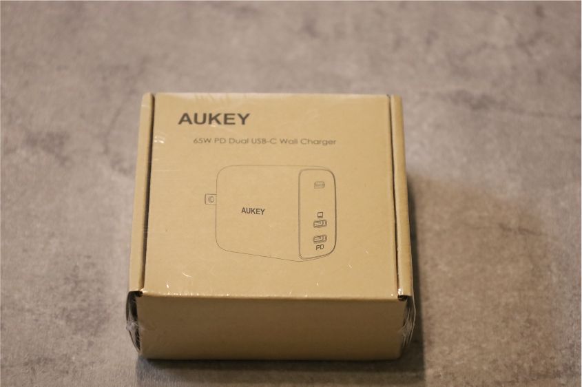 AUKEY Omnia Duo PA-B4 65W 2ポート の外箱