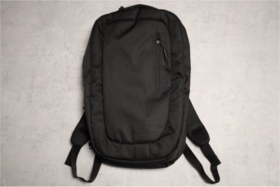 Incase Nylon Backpack本体全体画像