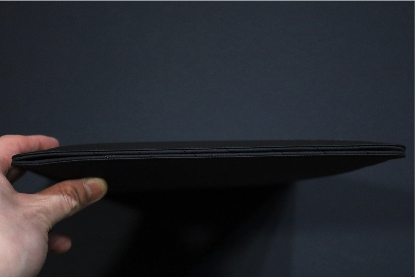 NATIVE UNION Stow Slim Sleeve MacBook Air:Pro用はマグネットで開閉