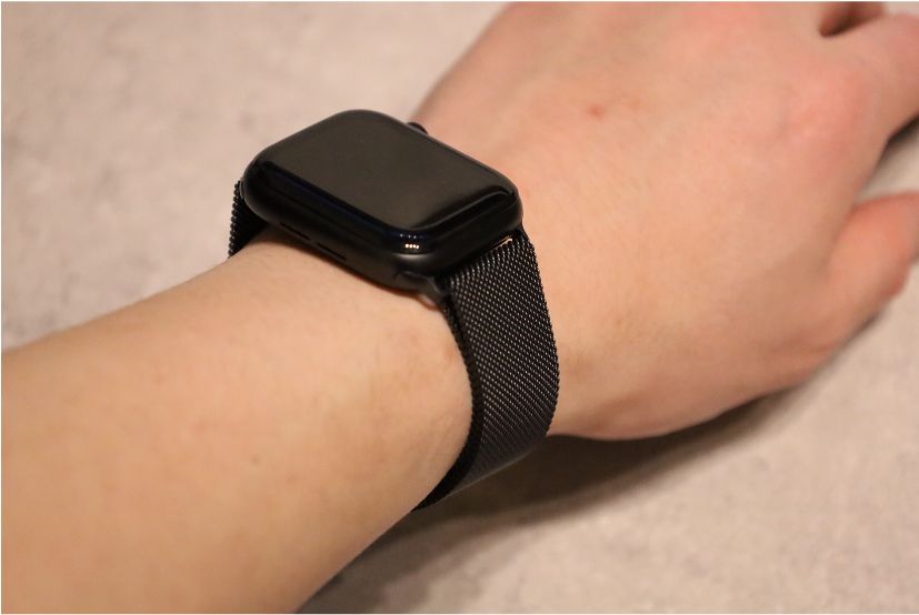 【比較レビュー】Apple Watchの1,000円BRGミラネーゼループバンド購入。純正バンドと比較装着してみる２