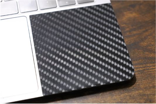 Wraplus for MacBook スキンシールを1年半利用後のパームレスト右部分