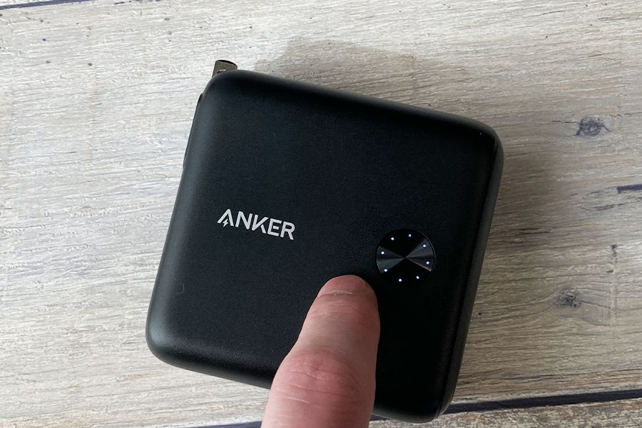 大得価格安】 Anker PowerCore Fusion 10000 (9700mAh 20W PD モバイルバッテリー搭載USB充電器)  コンセント一体型/折りたたみ式プラグ/USB Power Delivery対応/PSE技術基準適合 iPhone 13：cloudstore