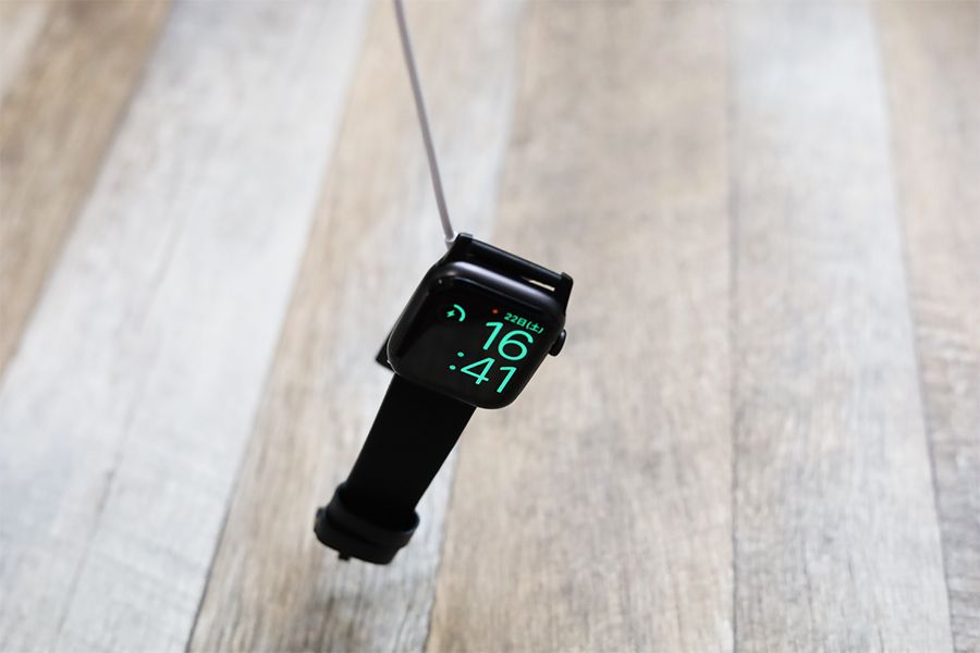 Apple Watch 磁気充電ケーブル「0.3m」の磁力は強い方