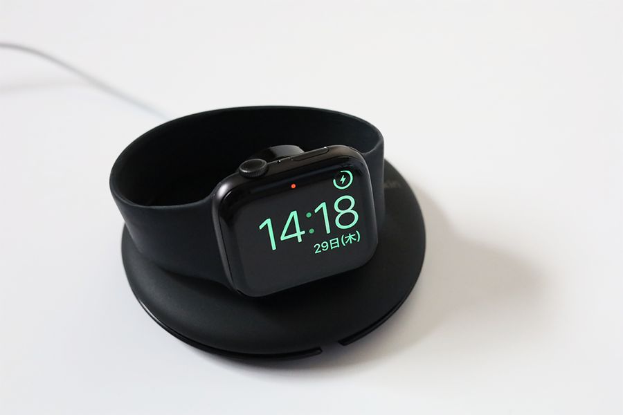 Belkin Apple Watch充電スタンド F8J218BT-Aを充電中はキレイにディスプレイが見える