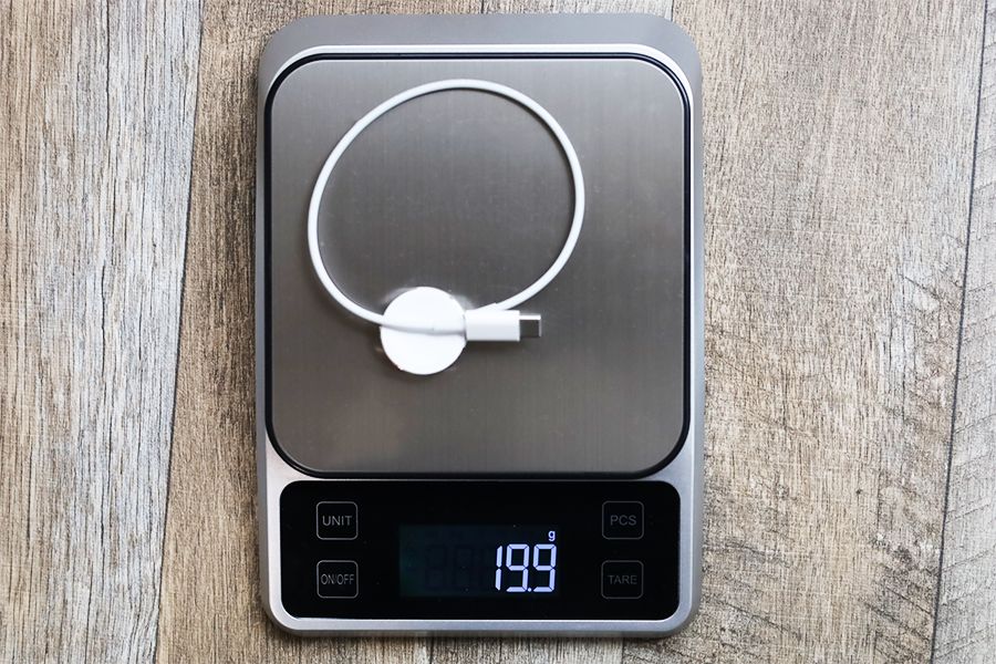 Apple Watch 磁気充電ケーブル「0.3m」は約20g