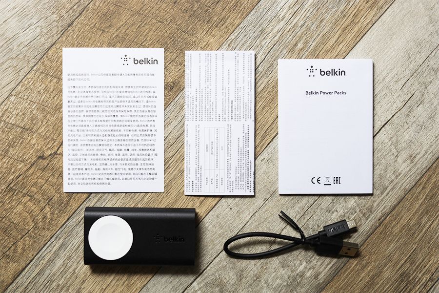 Belkin BOOST CHARGE Apple Watch用モバイルバッテリーの内容物