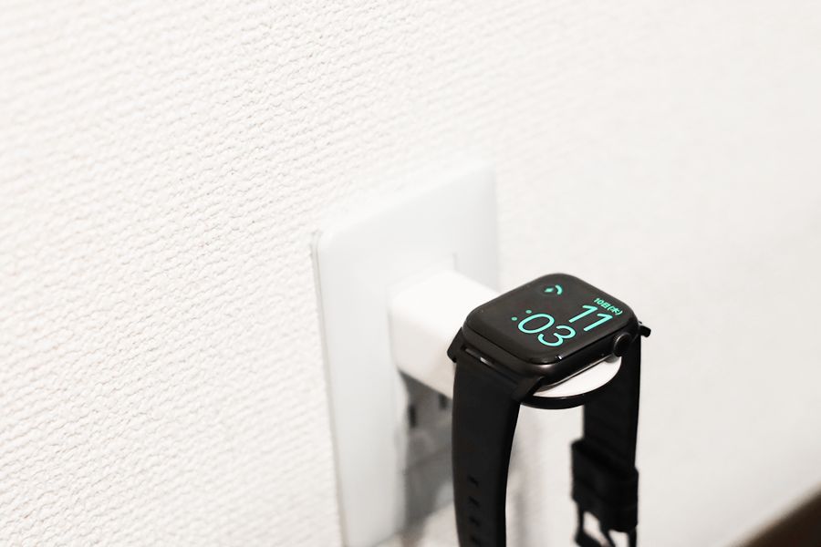 Anker Portable Magnetic Charger for Apple Watchを壁挿し充電器で充電可能