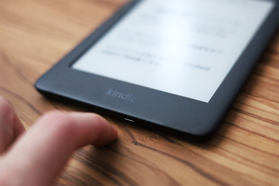 最新版】Kindle無印 第10世代比較レビュー｜Kindle Paperwhiteと違い 