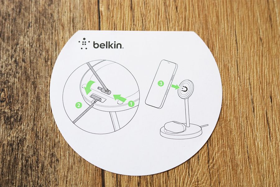 Belkin boost charge pro 2-in-1の取り扱い説明書裏