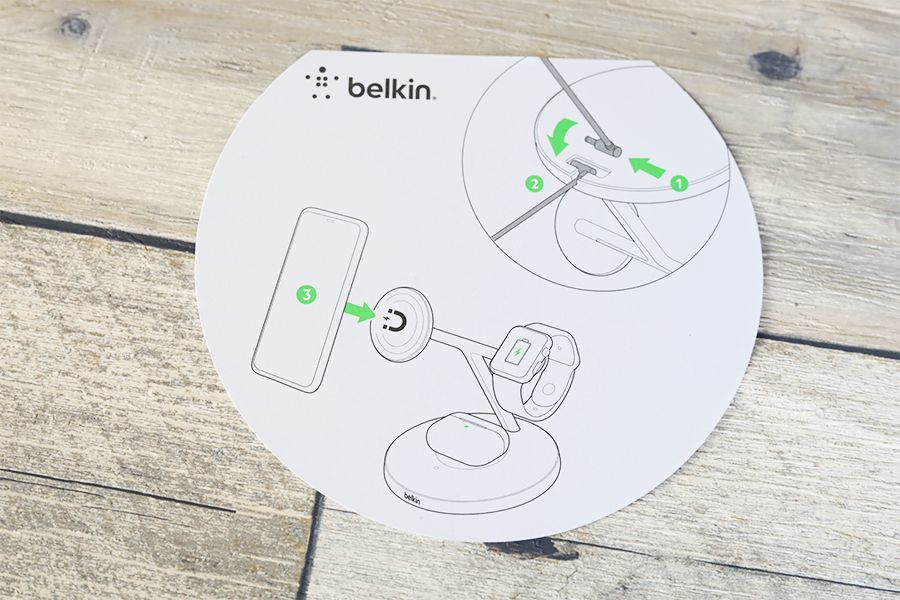 Belkin boost charge pro 3-in-1の取り扱い説明書