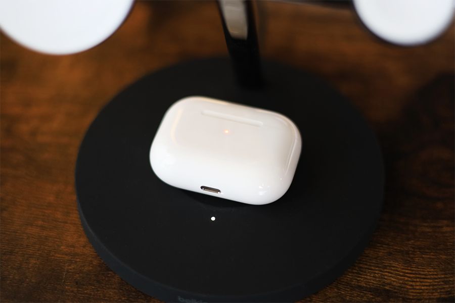 Belkin boost charge pro 3-in-1のAirPodsProはケースなしでも充電可