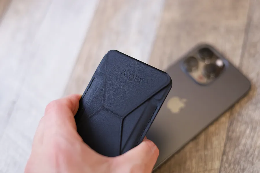 MOFT Snap-On iPhone用のMagSafeを置くだけではりつける