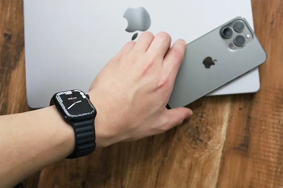 Apple Watch 45mmケース用ミッドナイトレザーリンク