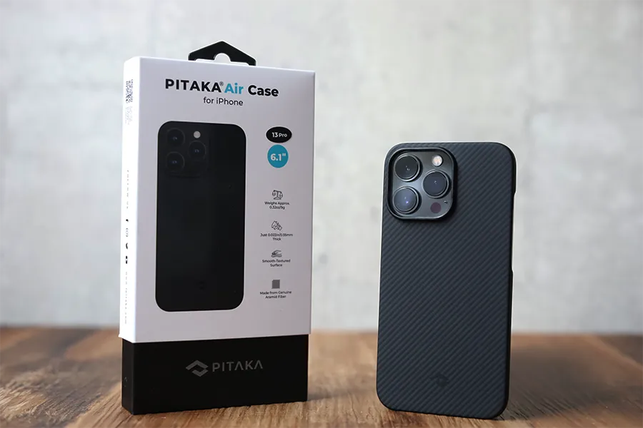 iPhone 13 Pro PITAKA Air Caseのケースっと本体
