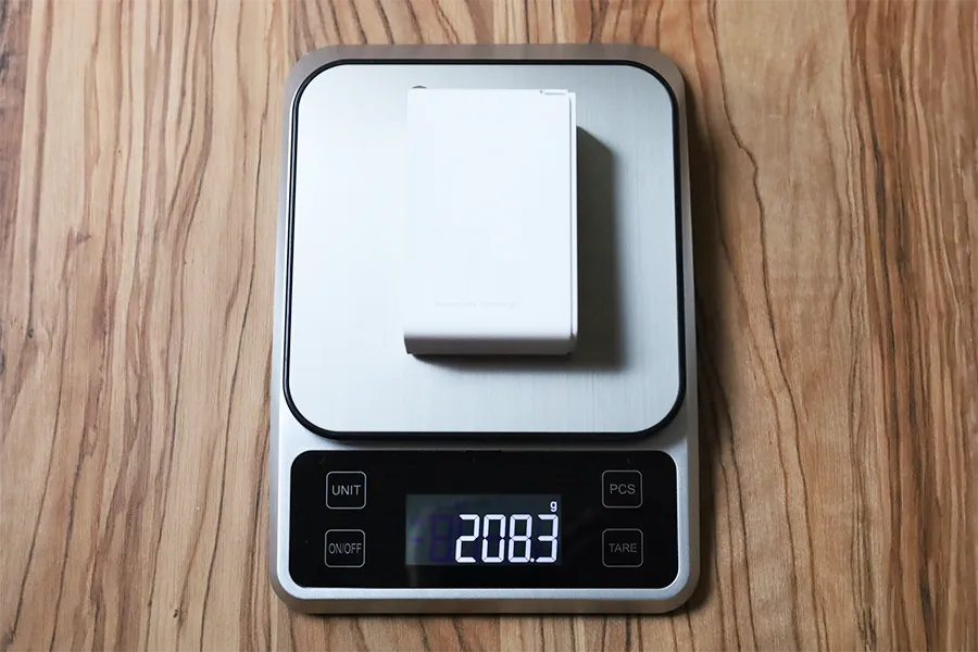 Baseus GaN2 Pro Quick Chargerの重量は公称205g実測208g