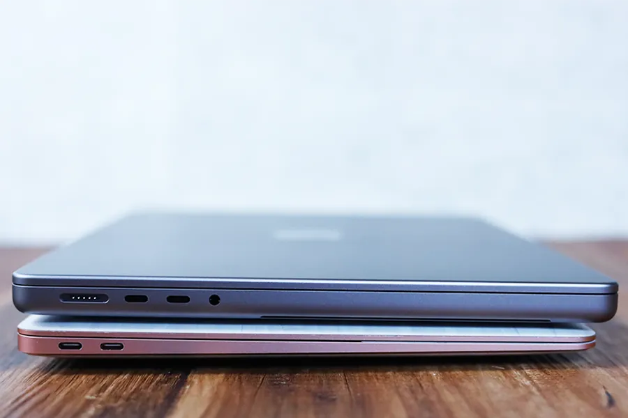 M1 ProチップMacBook Pro 14インチとM1 MacBook Airのポート比較