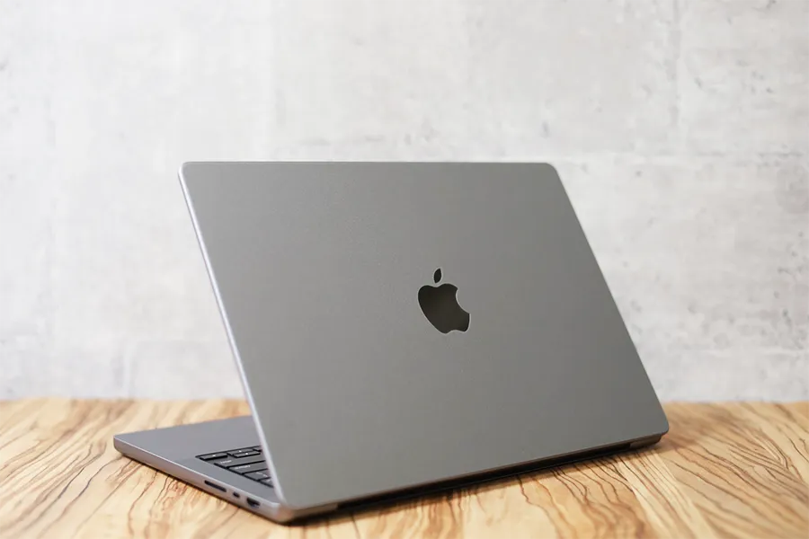 M1 Pro MacBook Pro14インチの蓋を開けた背面