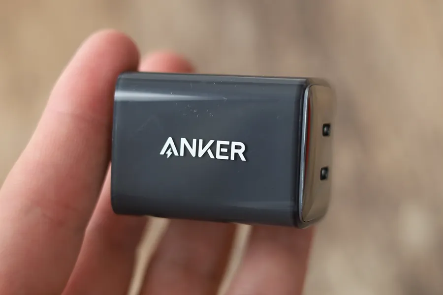 Anker 521 Charger (Nano Pro) USB-PD 40Wは側面にほこりがつきやすい
