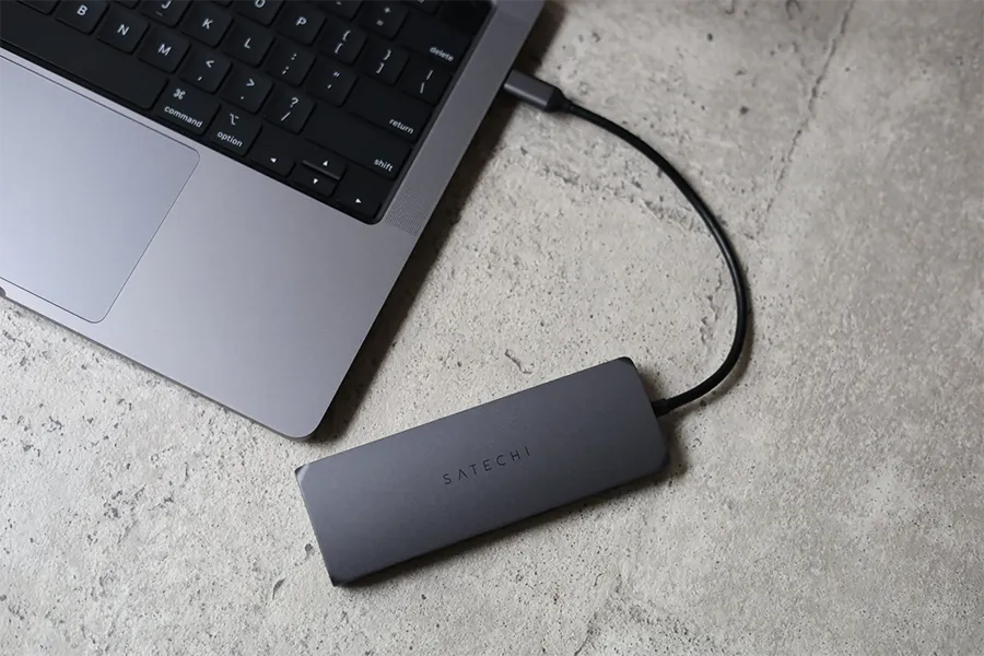Satechi ハイブリッド USB-CハブはMacBookにおすすめハブ