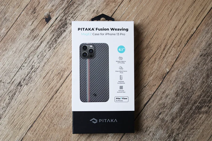 iPhone 13 Pro用 PITAKA MagEZ Case 2 アラミド繊維浮織の外箱