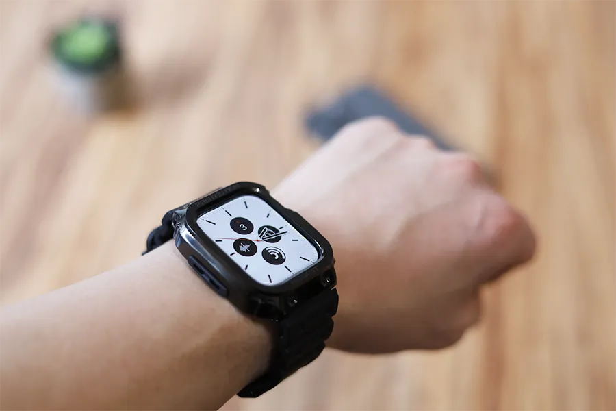 Apple Watchのamband ムービングフォートレスクラシックの文字盤メリディアン