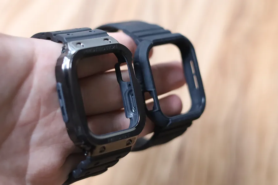 Apple Watchのamband ムービングフォートレスクラシックとSPIGEN比較
