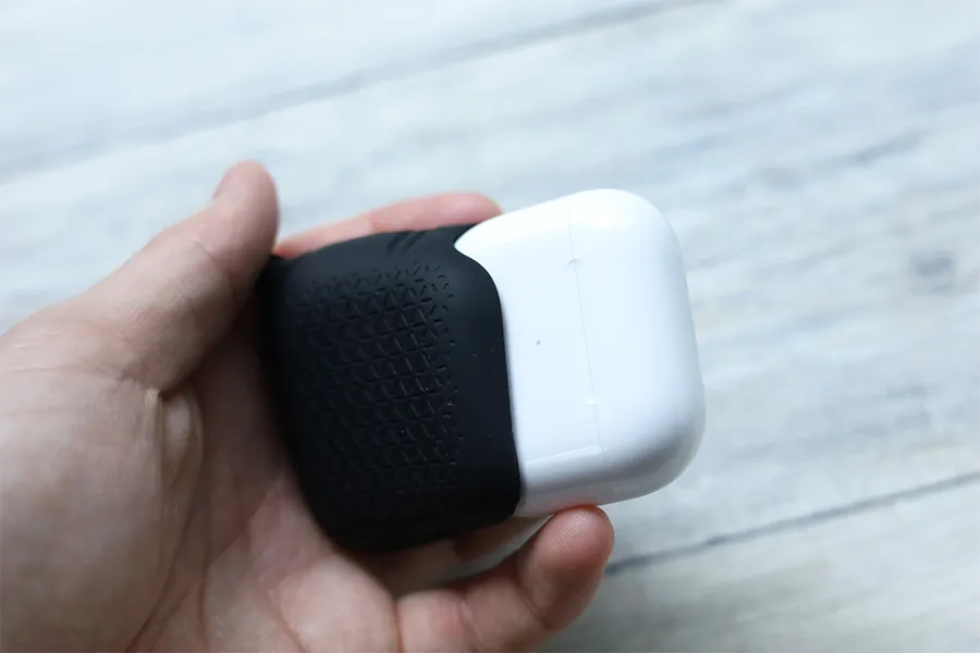 AirPods 3ケース CatalystにAirPodsを入れるのはラク