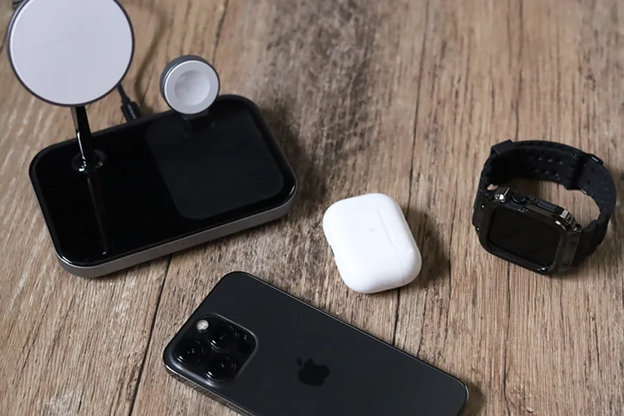 Satechi 3-in-1 Magnetic WirelessスタンドはiPhone・Apple Watch・AirPodsを充電できる