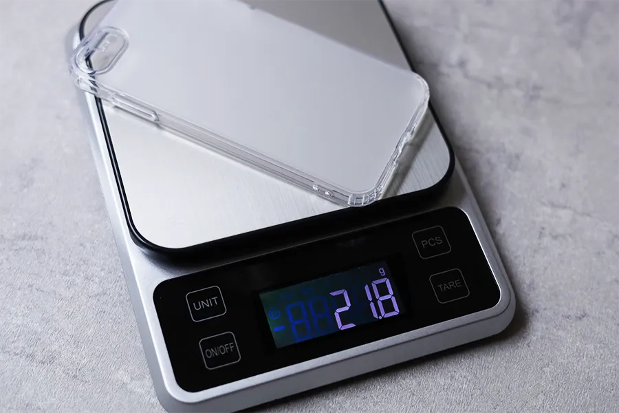 iPhone SE第3世代 NIMASOクリアケースの重量21.8g