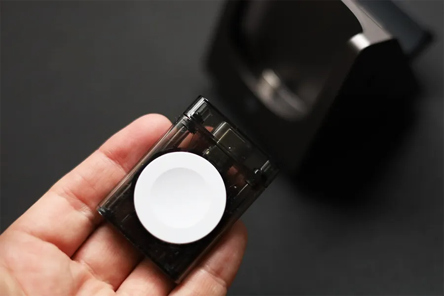 PITAKA MagEZ Slider 4-in-1のApple Watchを充電する方法