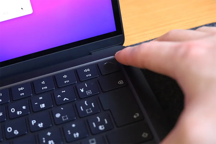 M2 MacBook Airの指紋認証