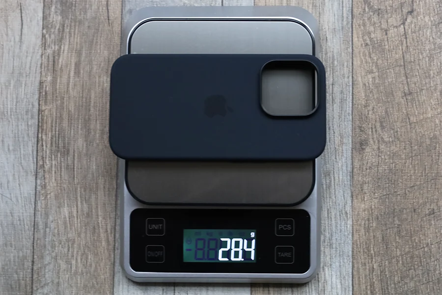 iPhone 14 Proシリコンケース重量28.4g
