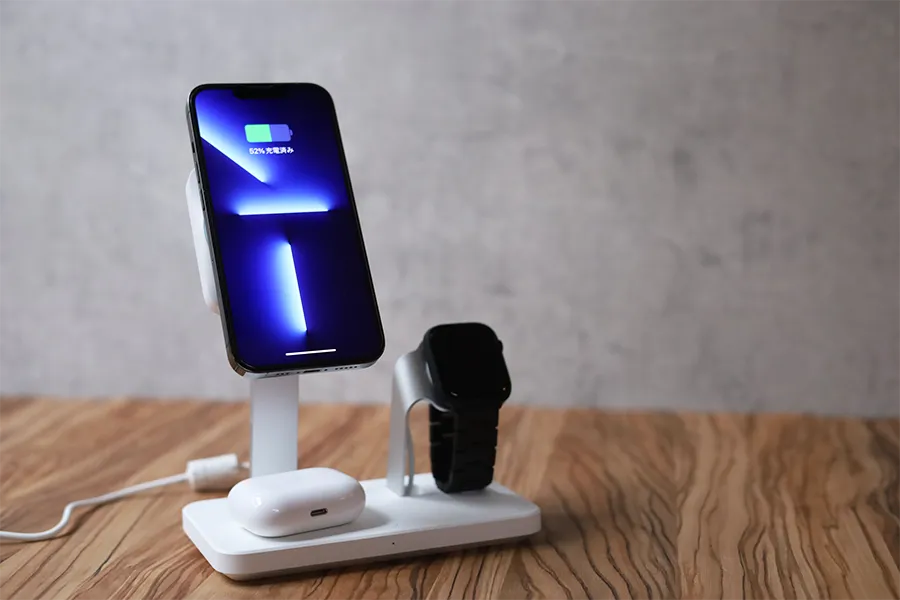 ESR HaloLock 3-in-1でiPhone・AirPods・Apple Watchを充電