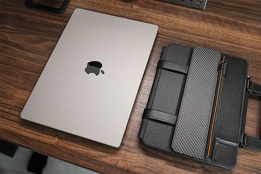 MacBookとiPadの本体