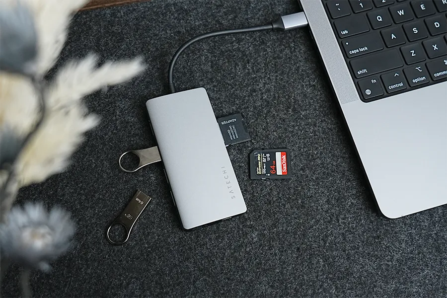 Satechi V2 マルチ USB-C ハブ 8-in-1 レビュー｜MacBookやiPad向けの 