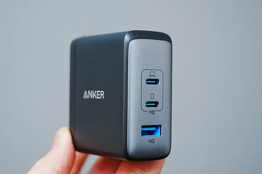 MacBook Pro 13インチおすすめ充電器のAnker 736 charger【3ポート】