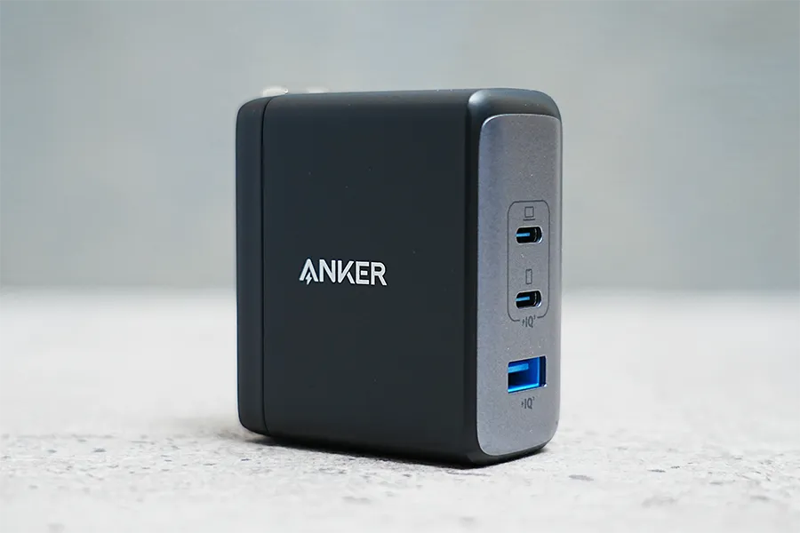 Anker 736 charger（Nano Ⅱ 100W）斜め正面
