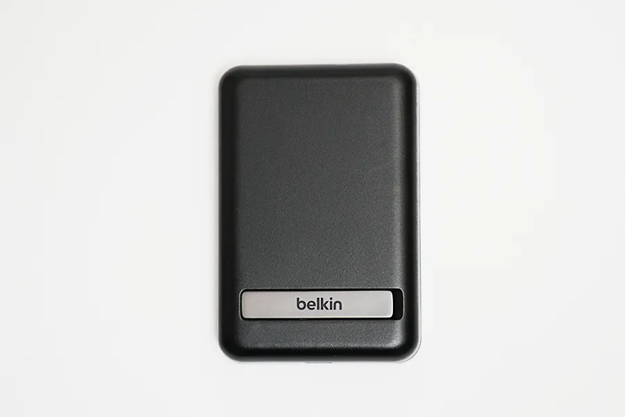 Belkin BoostCharge Magnetic Wireless Battery 5000の正面