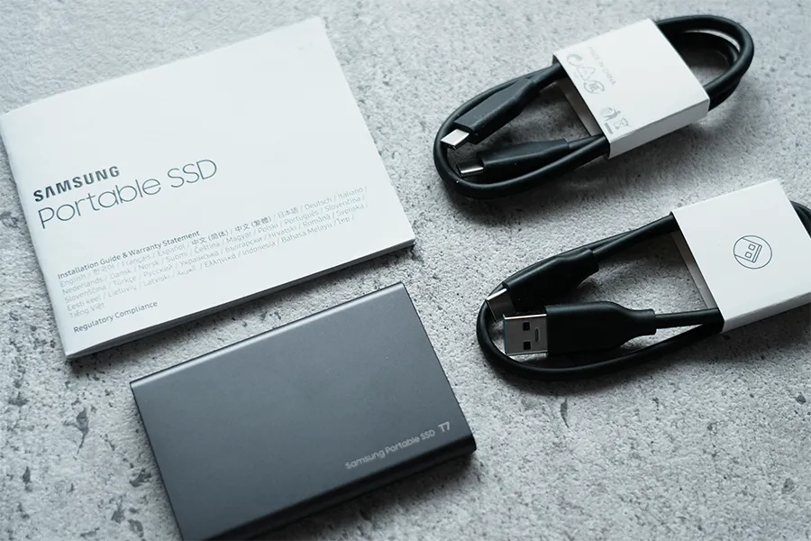 Samsung PortableSSD T7の付属品