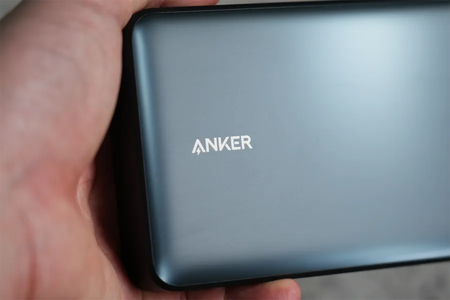 Anker 537 Power Bank (PowerCore 24000, 65W) モバイルバッテリーのAnkerロゴ