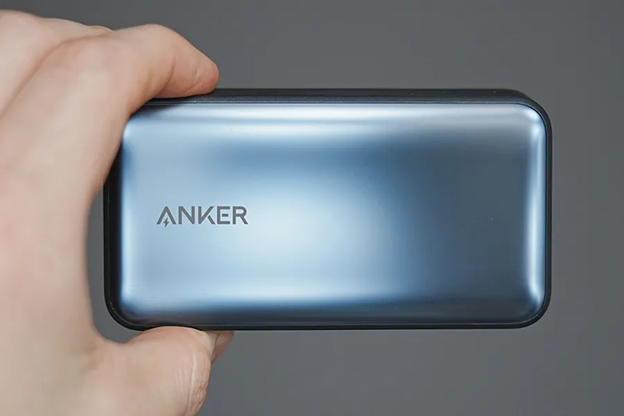 Anker Power Bank (10000mAh, 30W）表面ボディ